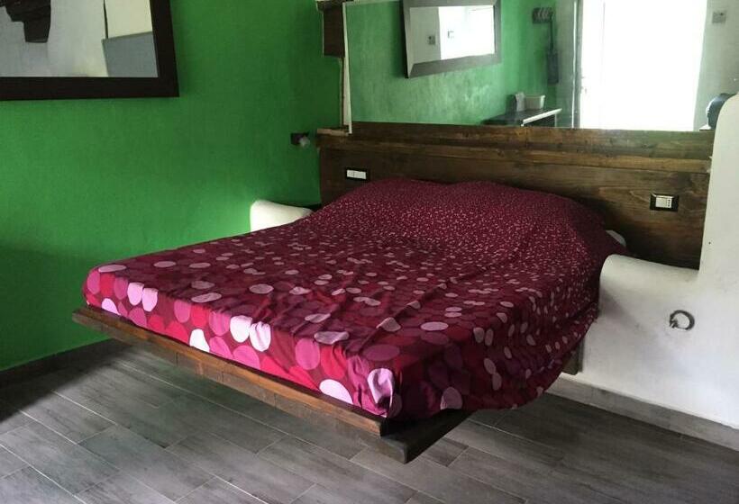 חדר סטנדרט, Leamorine White House