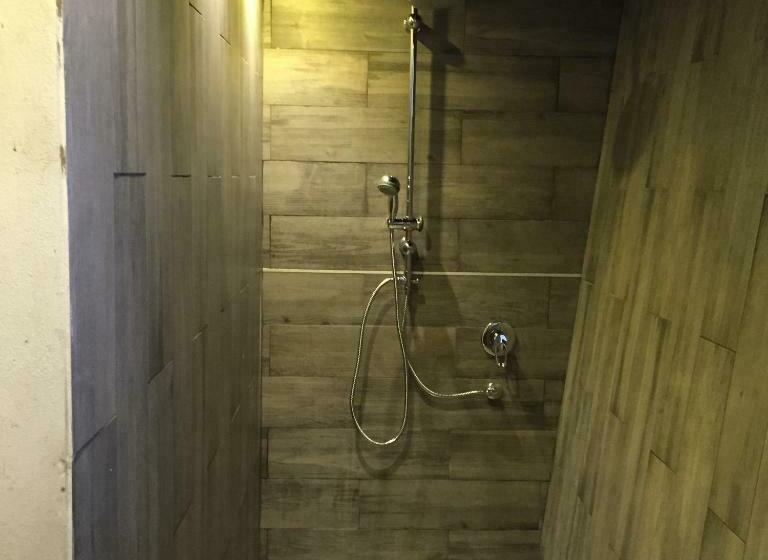 חדר סטנדרט, Leamorine White House