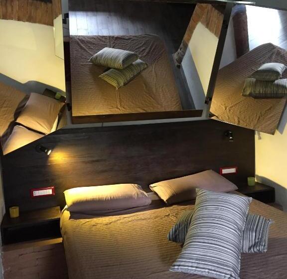 חדר דלוקס, Leamorine White House