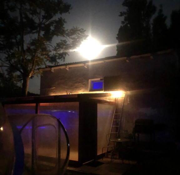 חדר סטנדרט, Leamorine White House