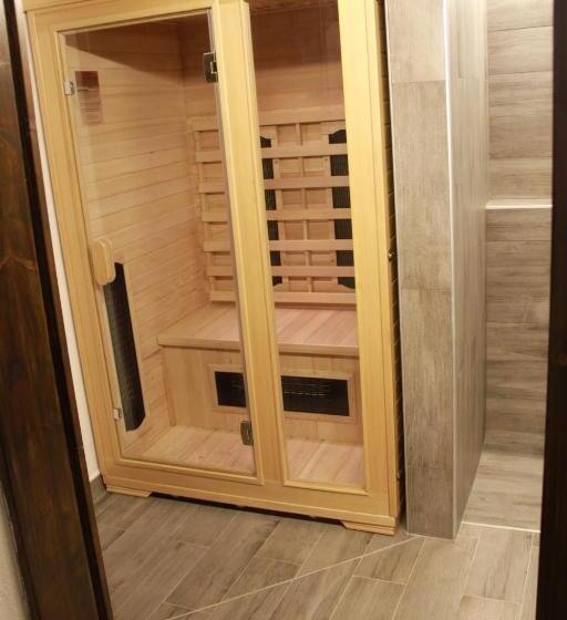 חדר סטנדרט, Leamorine White House