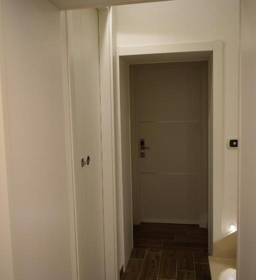 스탠다드 룸 킹사이즈 침대, Domus Al Corso B&b