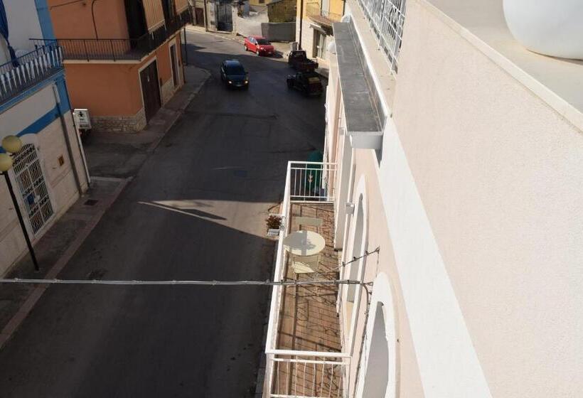 스탠다드 룸 킹사이즈 침대, Domus Al Corso B&b