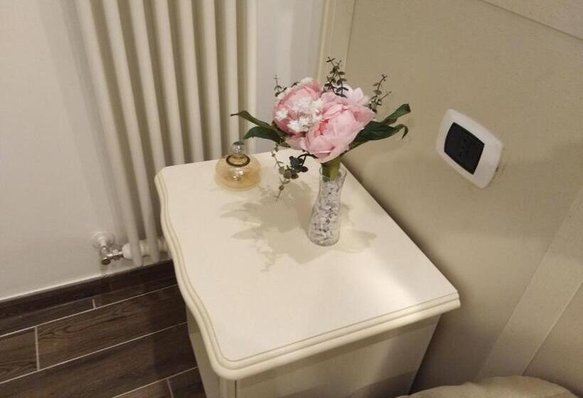 스탠다드 룸 킹사이즈 침대, Domus Al Corso B&b