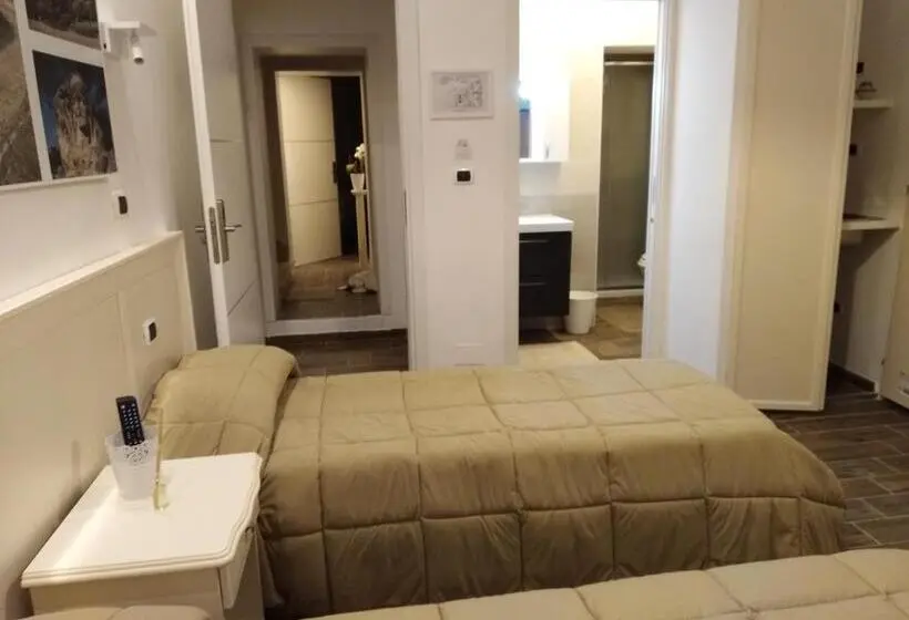 キングサイズベッドのスタンダードルーム, Domus Al Corso B&b