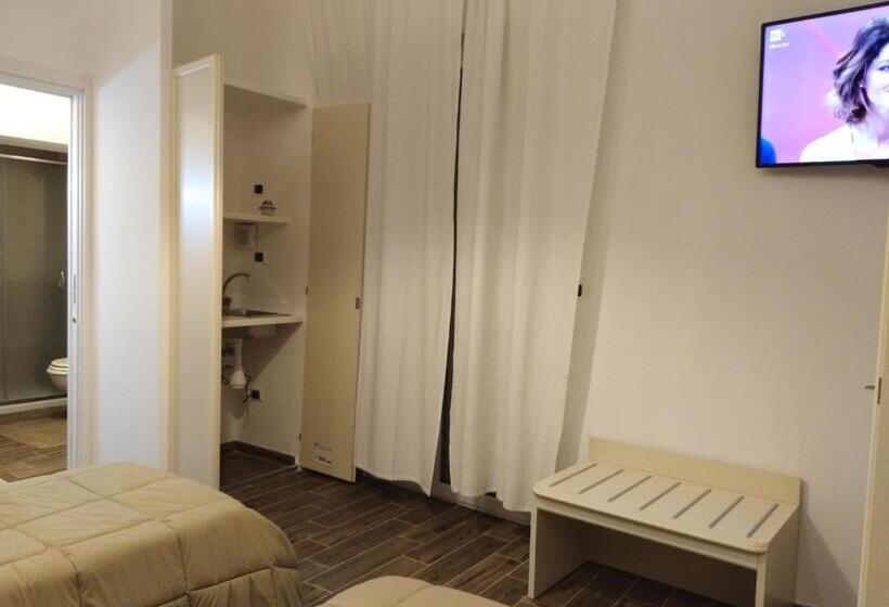 스탠다드 룸 킹사이즈 침대, Domus Al Corso B&b