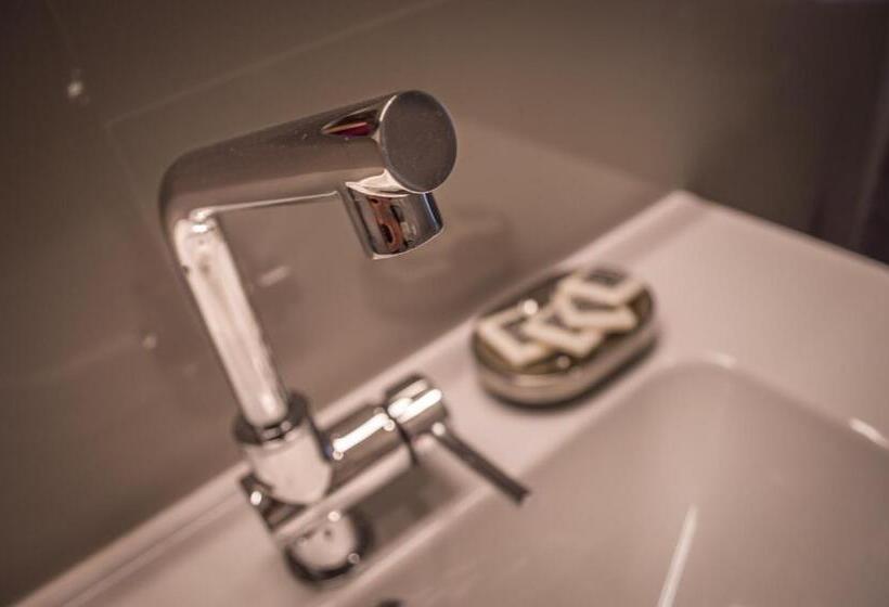 标准间, Barbarisco 5   B&b