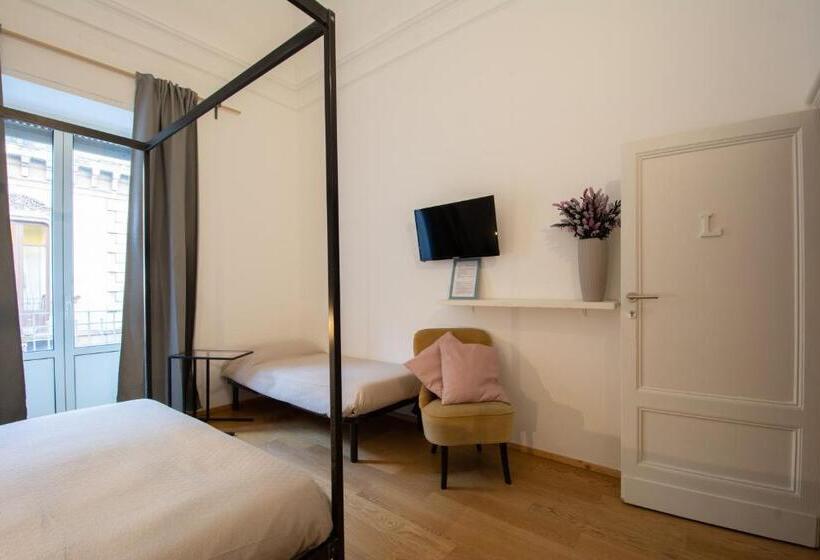 اتاق استاندارد سه تخته با بالکن, Catania Central Rooms
