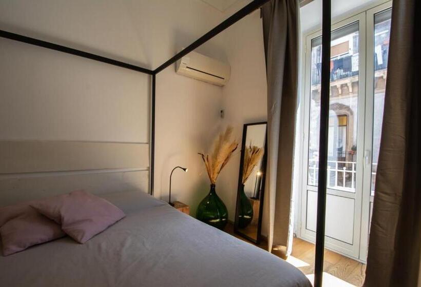 اتاق استاندارد سه تخته با بالکن, Catania Central Rooms