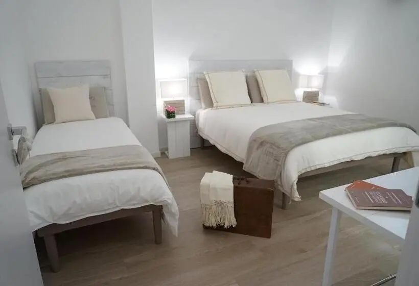 コンフォートトリプルルーム, Femily B&b Bed And Breakfast Di Puglia In   Bari