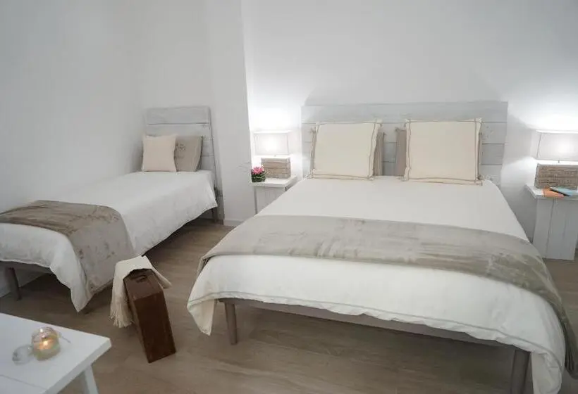 コンフォートトリプルルーム, Femily B&b Bed And Breakfast Di Puglia In   Bari