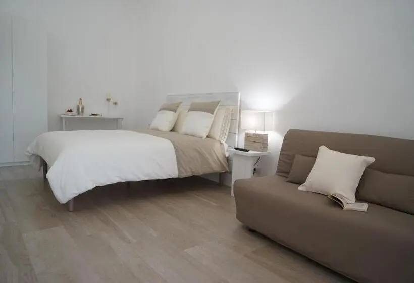 ガーデンビュースタンダード４ベッドルーム, Femily B&b Bed And Breakfast Di Puglia In   Bari