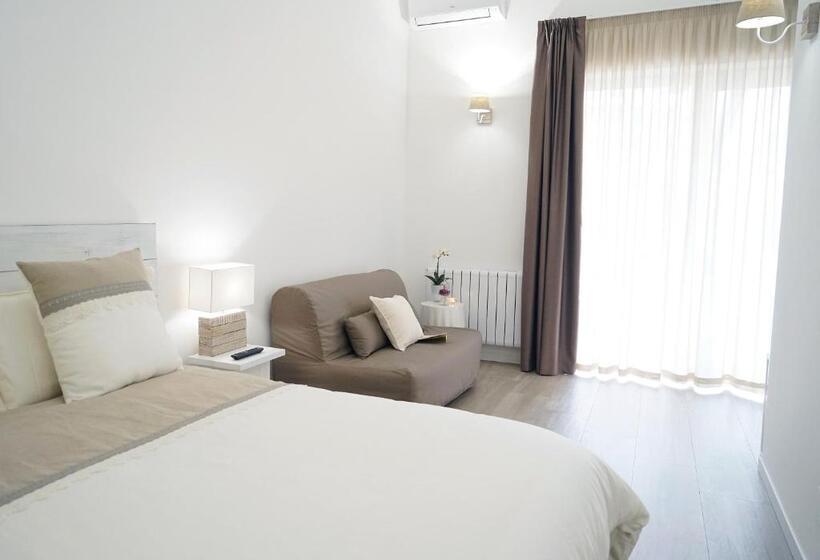 Четырехместный Номер Стандарт Вид на Сад, Femily B&b Bed And Breakfast Di Puglia In   Bari
