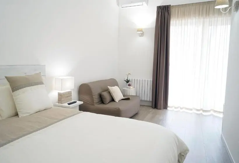 ガーデンビュースタンダード４ベッドルーム, Femily B&b Bed And Breakfast Di Puglia In   Bari