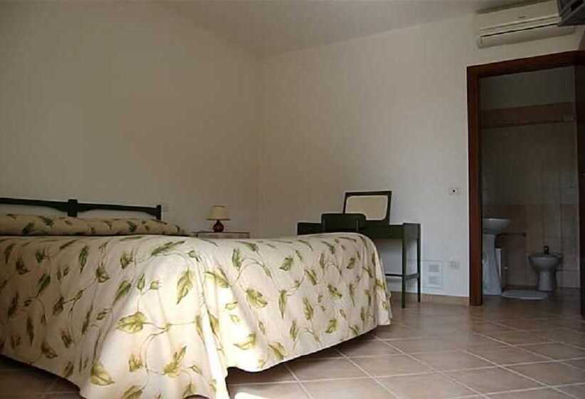 اتاق استاندارد با چشمانداز باغ, Il Giardino Dell'osa