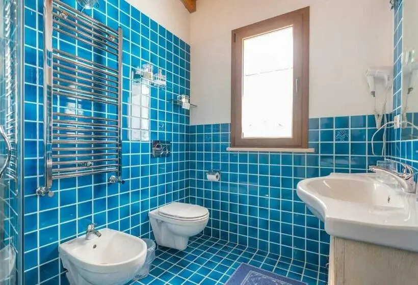 اتاق استاندارد سه نفره, Villa Flumini