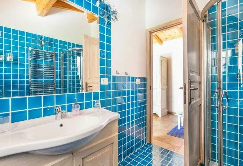 اتاق استاندارد سه نفره, Villa Flumini