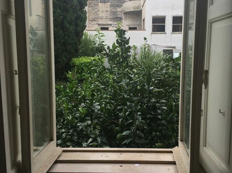 经典四人房间, Bed & Breakfast Opera