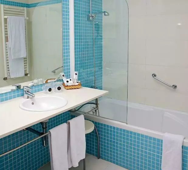 اتاق استاندارد با چشم‌انداز استخر, Albir Playa Hotel & Spa