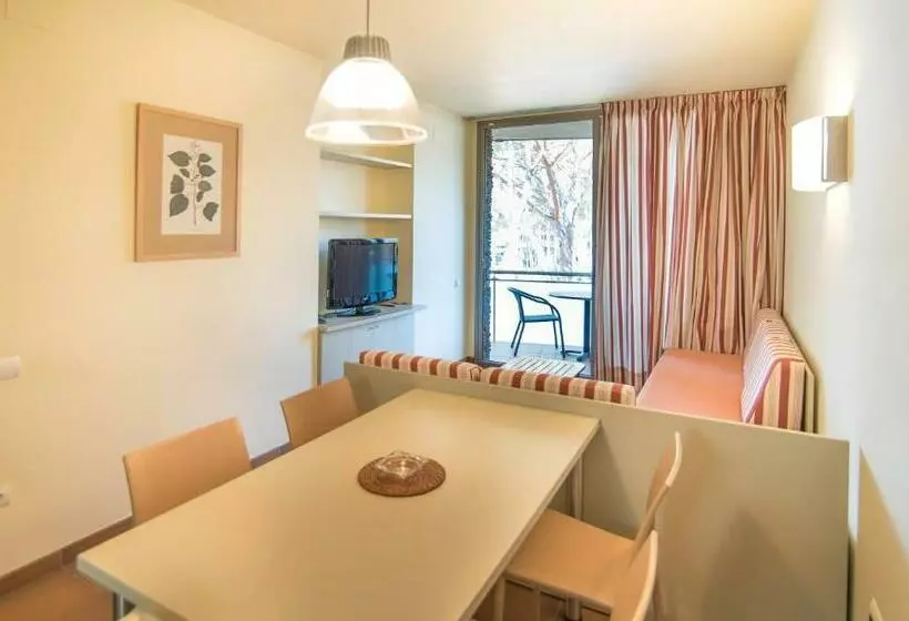 آپارتمان 1 خوابه با تراس, Aparthotel Ciutat De Palol