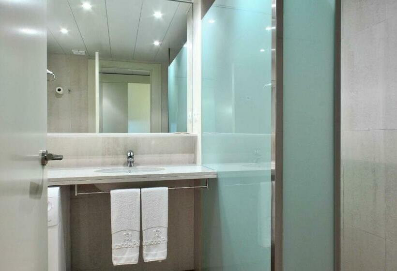 شقة غرفة واحدة مزودة بتراس, Aparthotel Ciutat De Palol