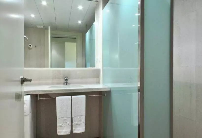آپارتمان 1 خوابه با تراس, Aparthotel Ciutat De Palol