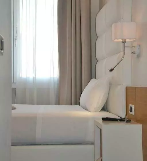 اتاق استاندارد یک نفره, Elite Hotel & Spa
