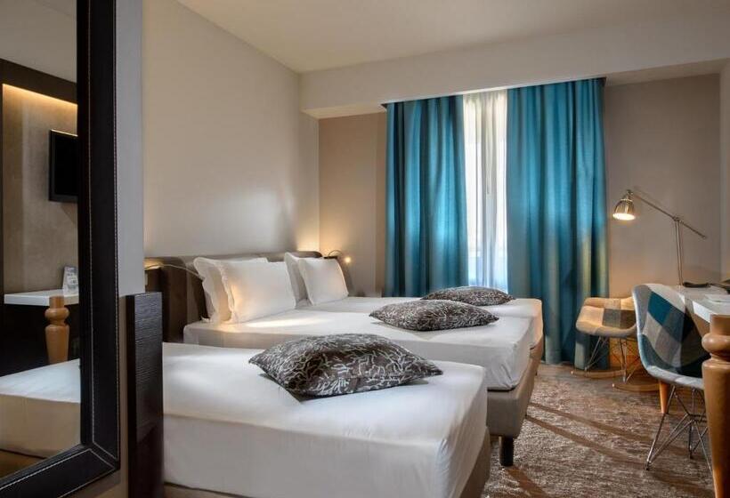 컴포트 트리플 룸, Elite Hotel & Spa