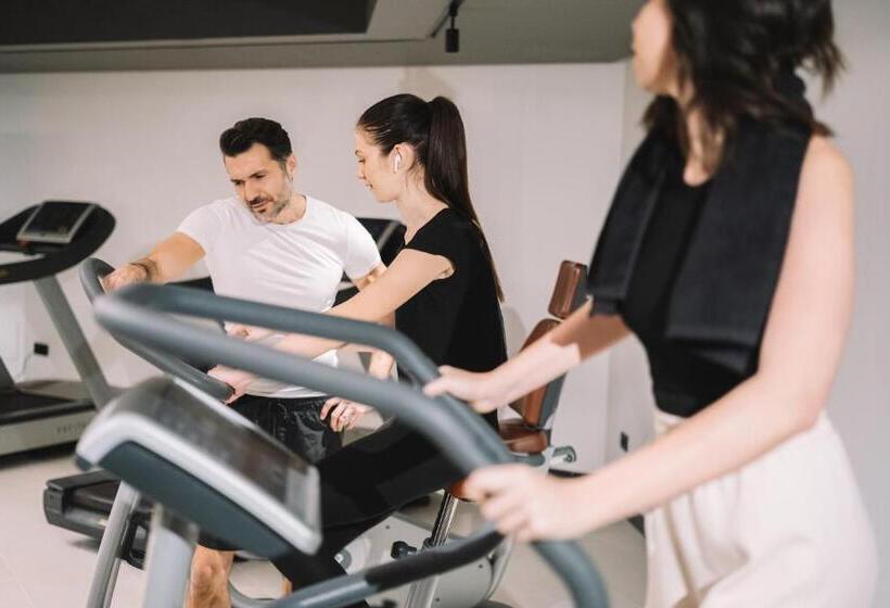 컴포트 트리플 룸, Elite Hotel & Spa