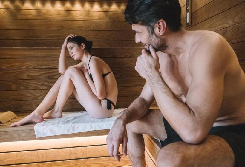 컴포트 트리플 룸, Elite Hotel & Spa