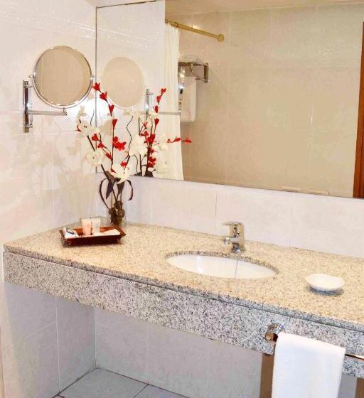 스위트, Armon Suites