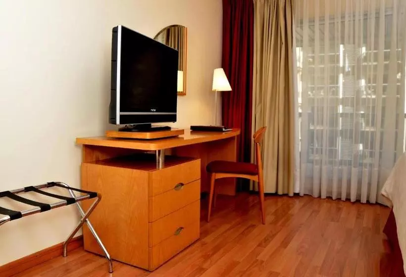 スイート, Armon Suites