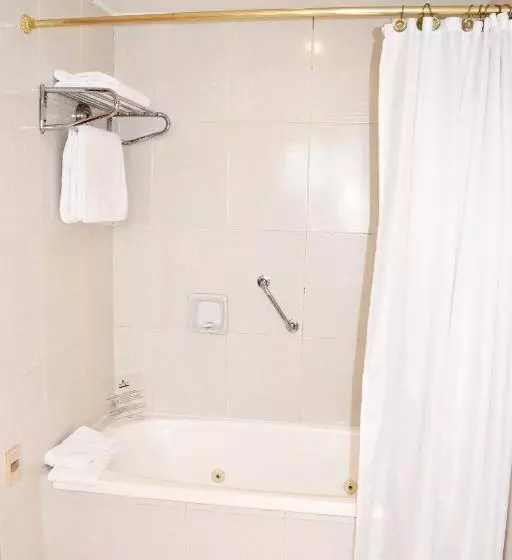 スイート, Armon Suites