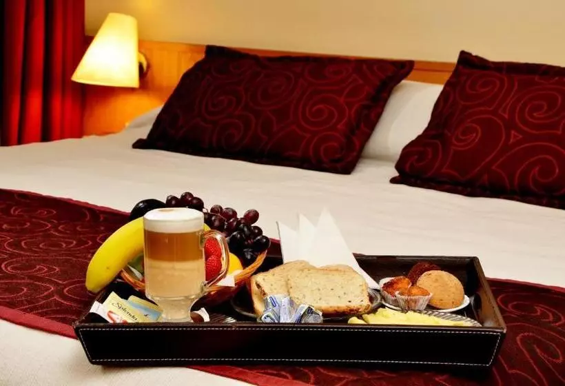 スイート, Armon Suites