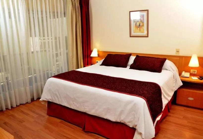 スイート, Armon Suites