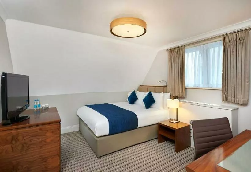 Standard Room, Doubletree By Hilton  London  Docklands Riverside