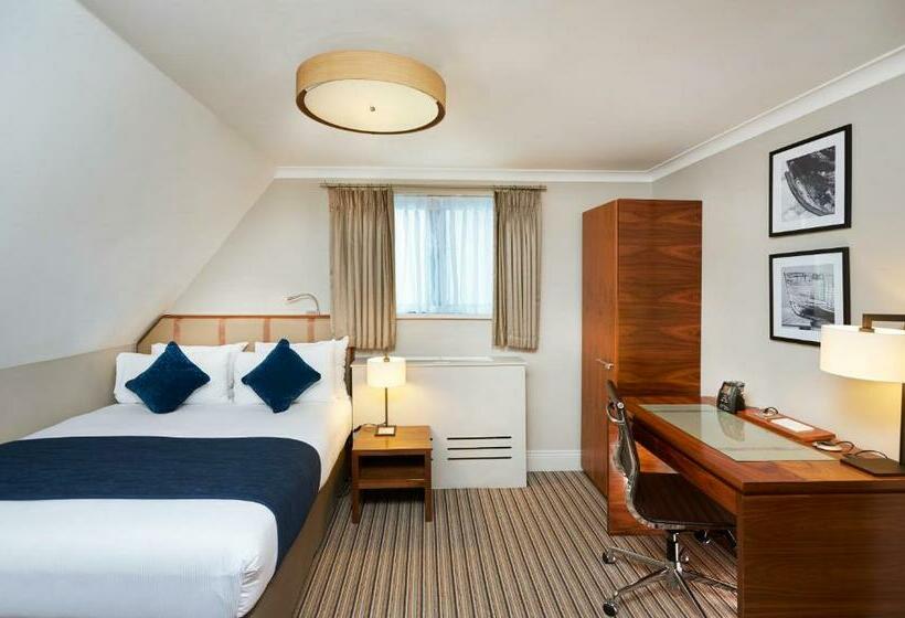 Standard Room, Doubletree By Hilton  London  Docklands Riverside