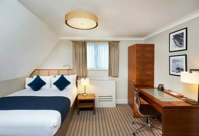Standard Room, Doubletree By Hilton  London  Docklands Riverside