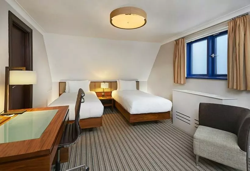 Standard Room, Doubletree By Hilton  London  Docklands Riverside