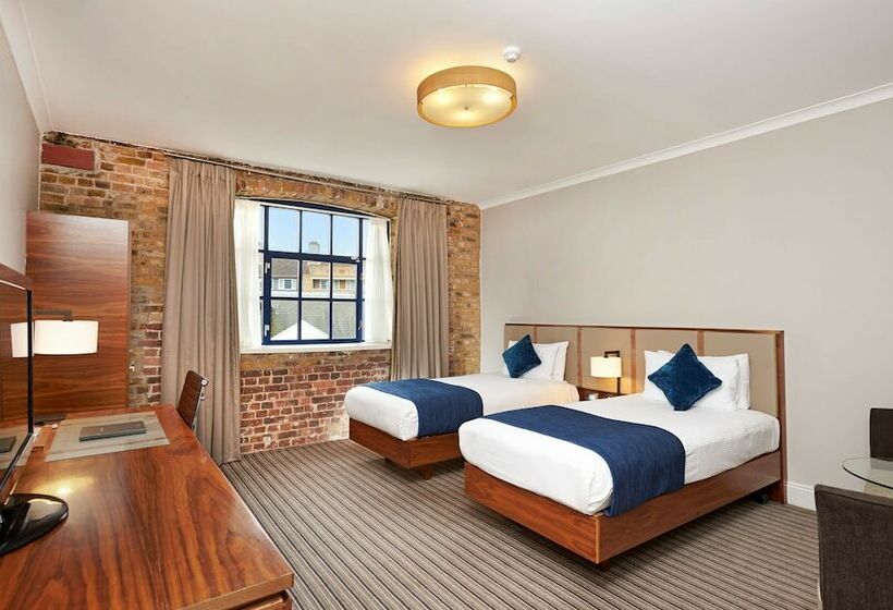 Standard Room, Doubletree By Hilton  London  Docklands Riverside
