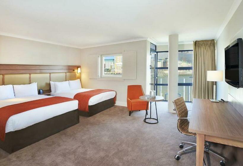 Deluxe Room, Doubletree By Hilton  London  Docklands Riverside