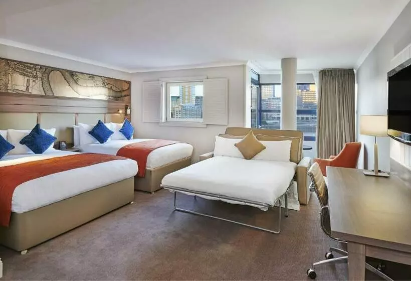 Deluxe Room, Doubletree By Hilton  London  Docklands Riverside