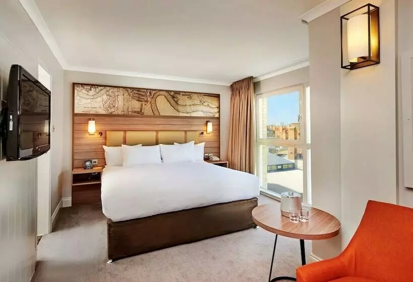 Deluxe Room, Doubletree By Hilton  London  Docklands Riverside
