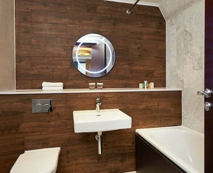 Deluxe Room, Doubletree By Hilton  London  Docklands Riverside