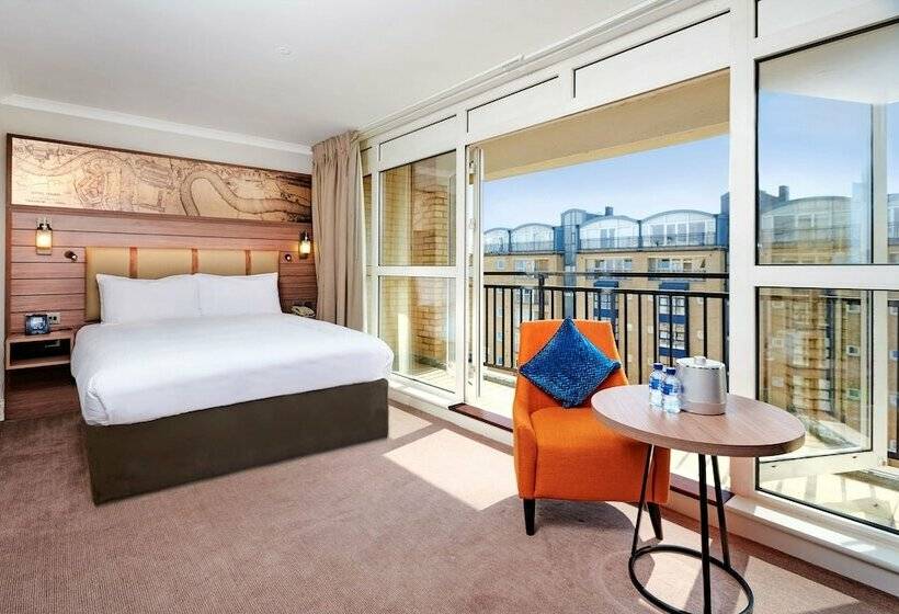 Deluxe Room, Doubletree By Hilton  London  Docklands Riverside