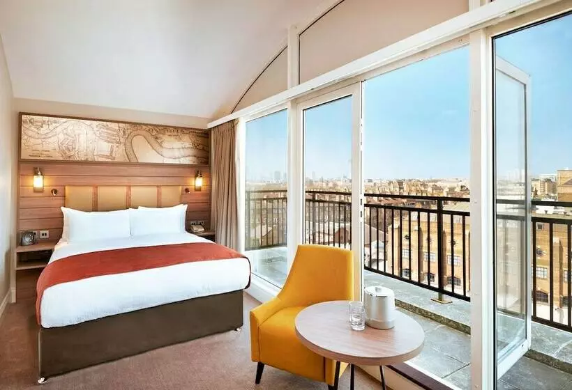 Deluxe Room, Doubletree By Hilton  London  Docklands Riverside