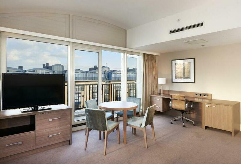 Suite King Bed, Doubletree By Hilton  London  Docklands Riverside