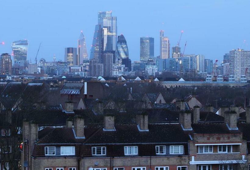 Люкс 2 Спальни, Doubletree By Hilton  London  Docklands Riverside