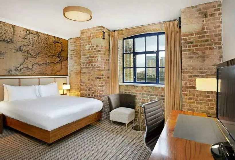 Deluxe Room with Views, Doubletree By Hilton  London  Docklands Riverside