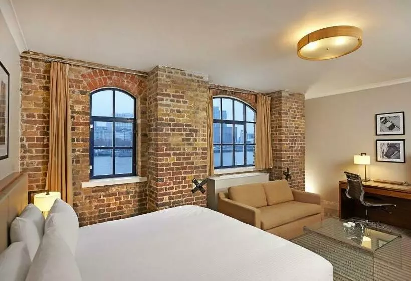 Deluxe Room with Views, Doubletree By Hilton  London  Docklands Riverside